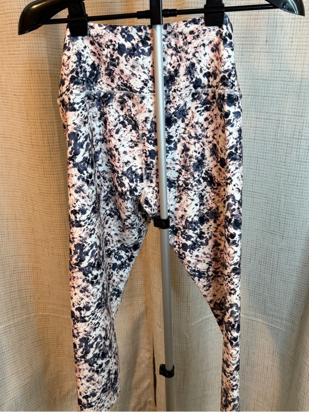 Balance Collection Leggings - Picture 4 of 8